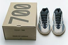 Picture of Yeezy 700 _SKUfc4223028fc